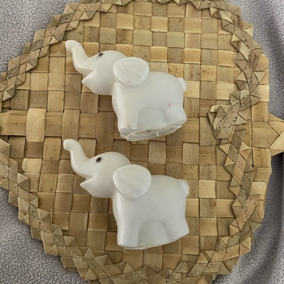 Pair of light up Elephants - Picture 8 of 15